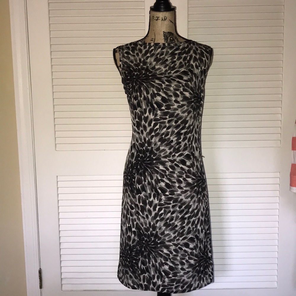 Ann Taylor beautiful sheath dress
